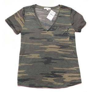 Socialite T-Shirt Size XS Camo